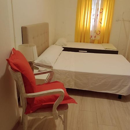 Aurora Room With Private Bathroom Alicante Exterior foto